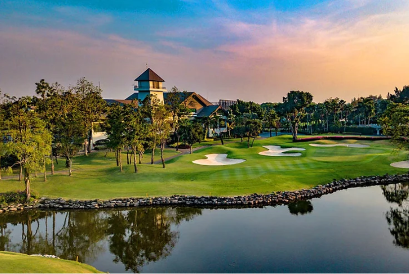 Amazing golf course in Bangkok, Thailand