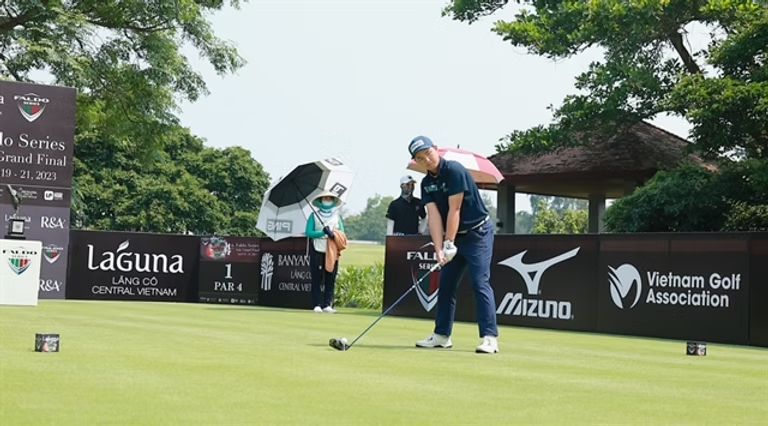 Asia Golf Journey - Young Golfer Minh Anh in a recent event