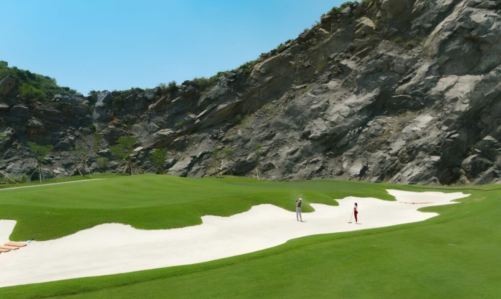 Canyon Course của Legend Valley - Trải nghiệm golf giữa thung lũng đá